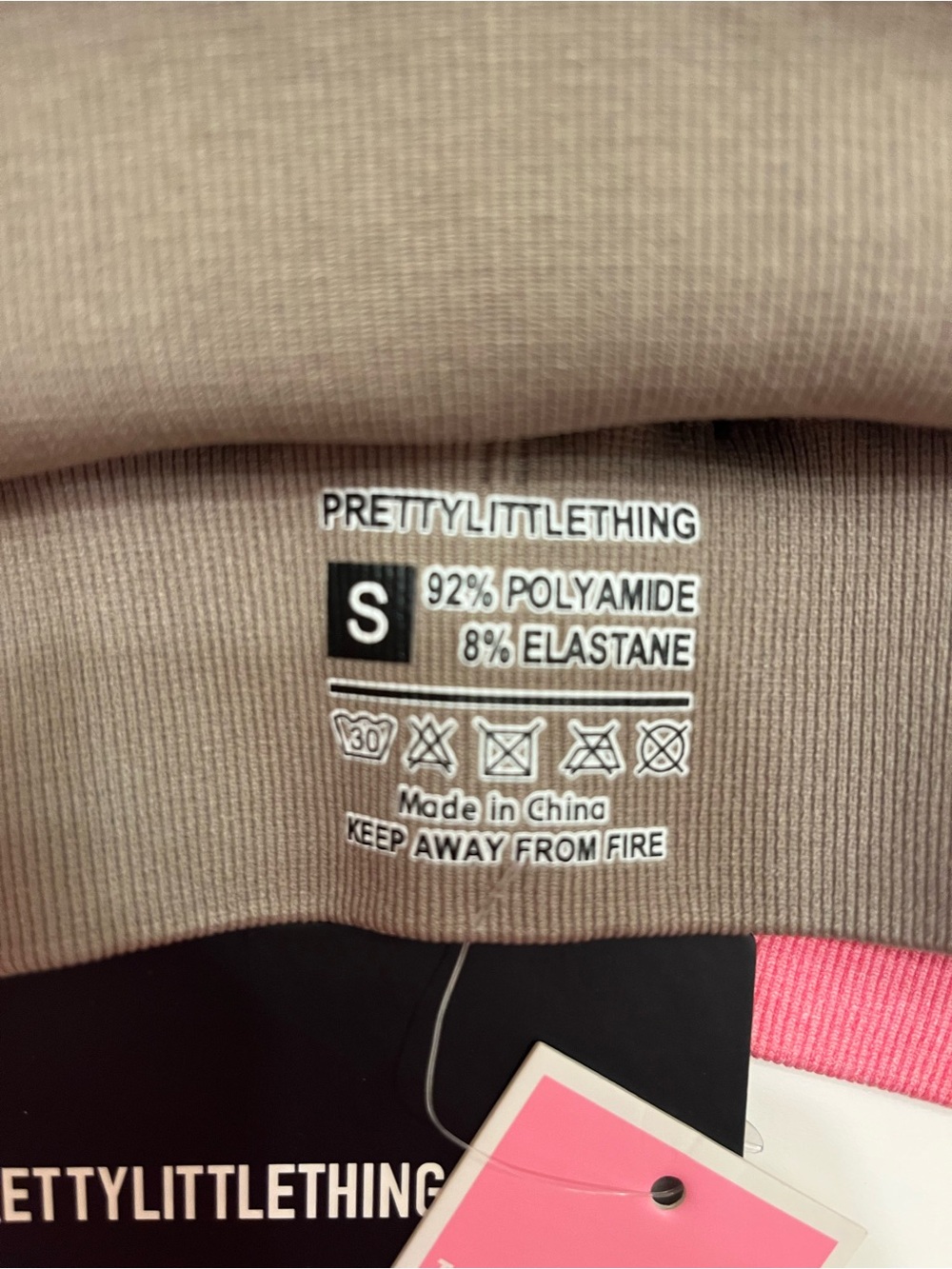PrettyLittleThing Taupe & Pink Seamless Sports Bralettes - Picture 4 of 7